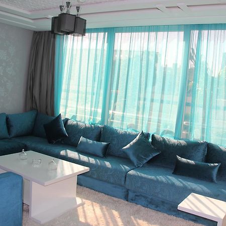 Residence La Place Лаюне Екстериор снимка