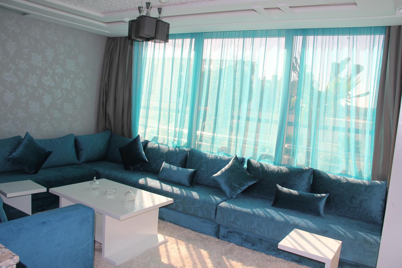 Residence La Place Лаюне Екстериор снимка