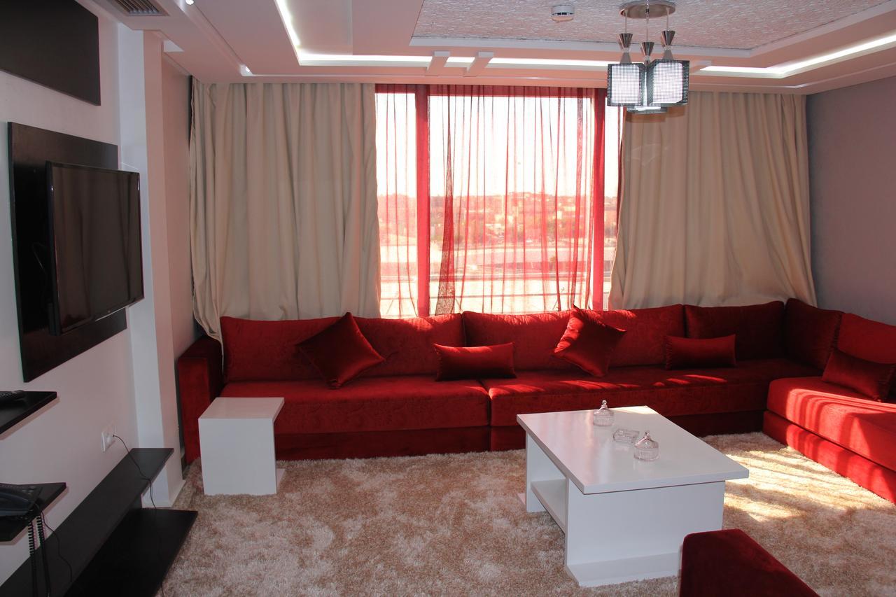 Residence La Place Лаюне Екстериор снимка