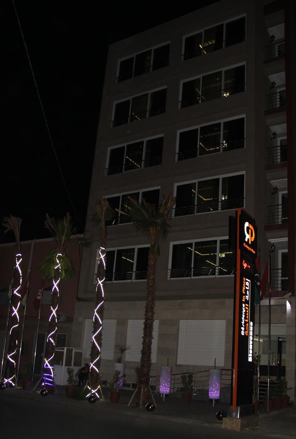 Residence La Place Лаюне Екстериор снимка