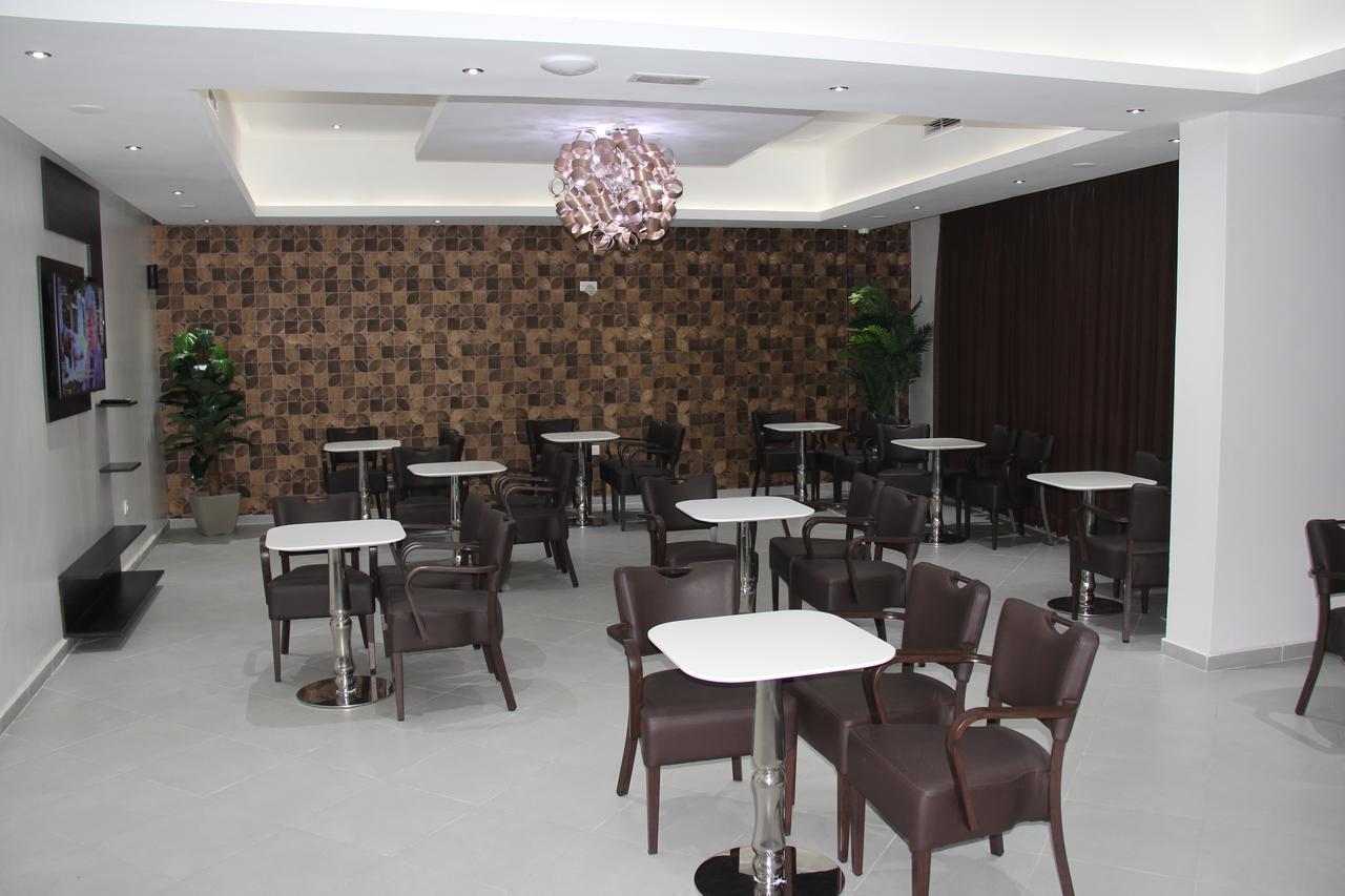 Residence La Place Лаюне Екстериор снимка