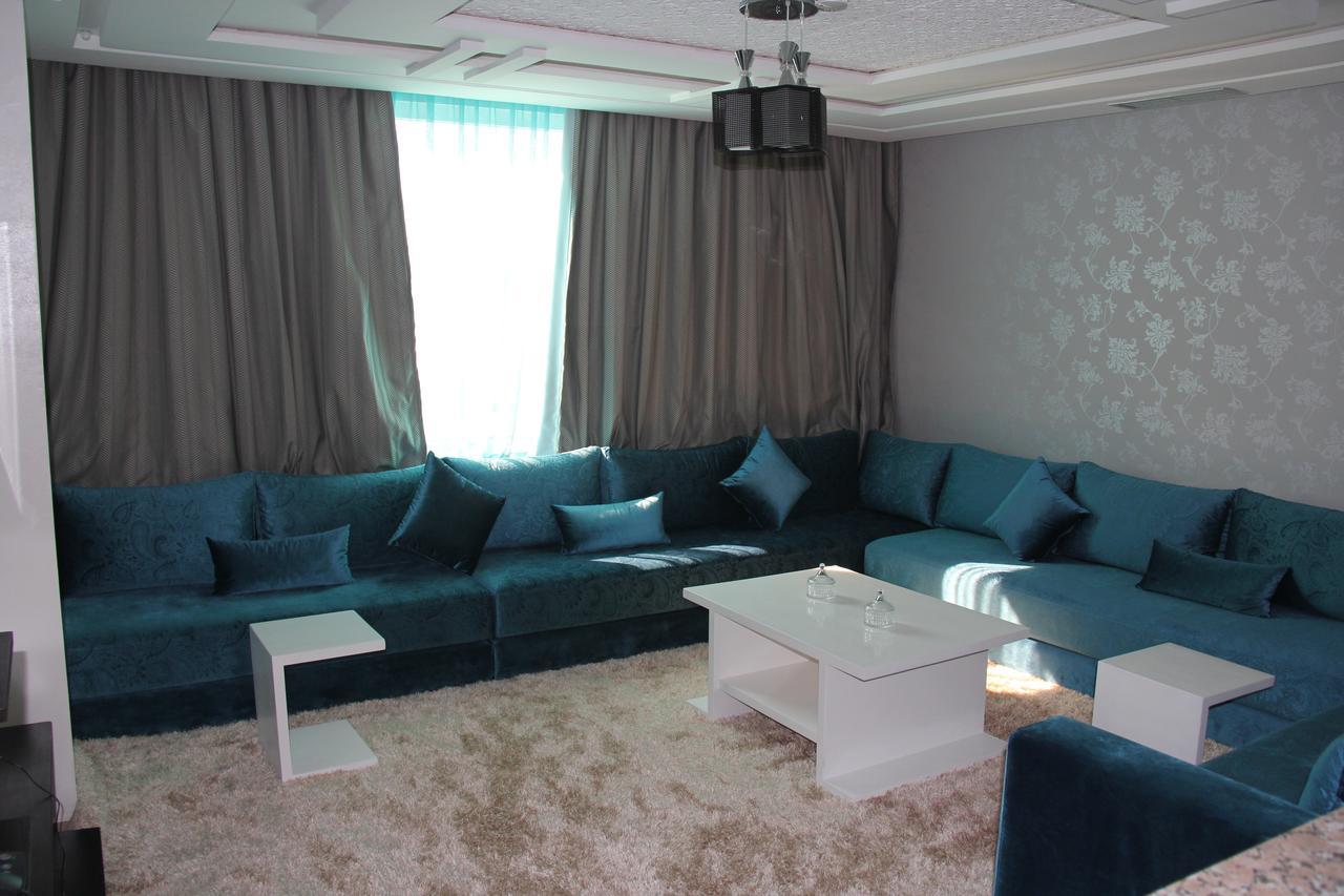 Residence La Place Лаюне Екстериор снимка