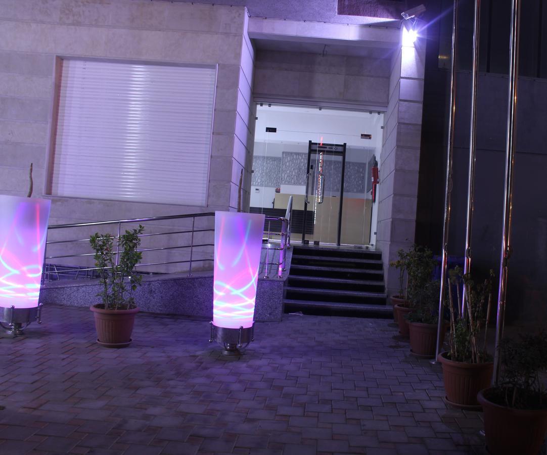 Residence La Place Лаюне Екстериор снимка
